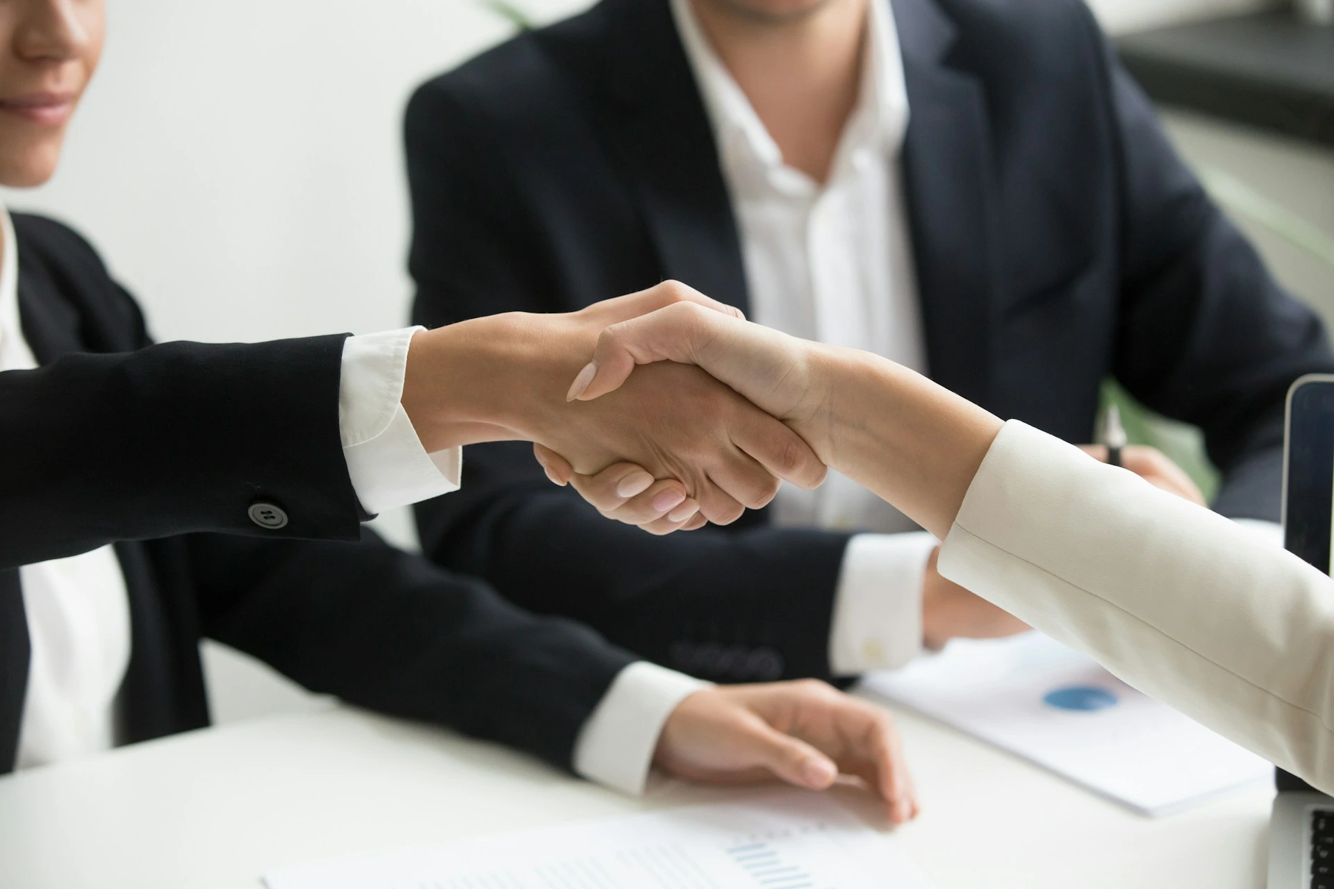 AI-Geschreven CV&rsquo;s Bemoeilijken de Werving van Junior Bankiers
